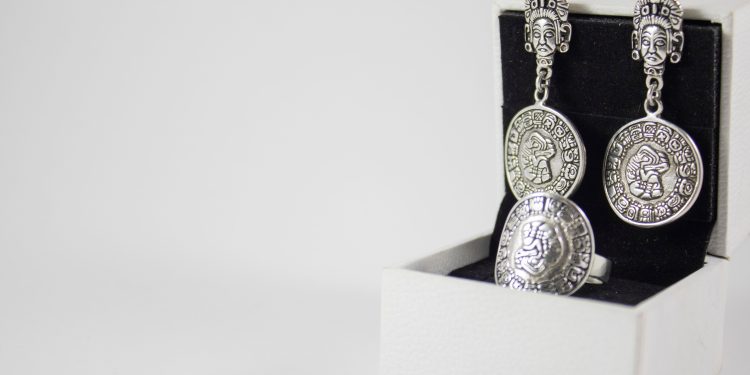 Silver Jewellery Versus Silver Bars: Which Suits Your Goals